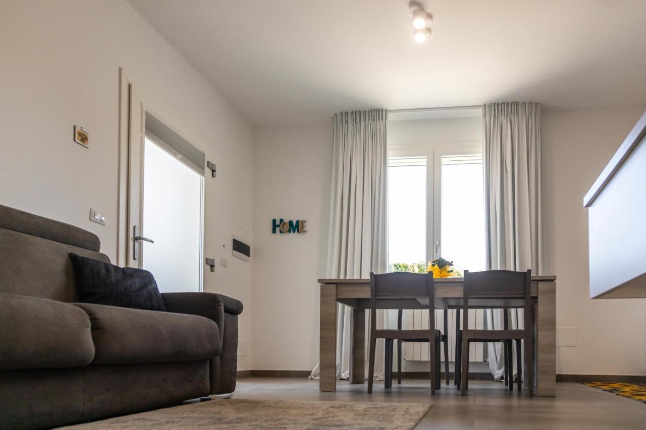 La Collina Di Montegrappa - Suites With Heated Private Pool - Suites With Shared Pool Tuglie Bagian luar foto