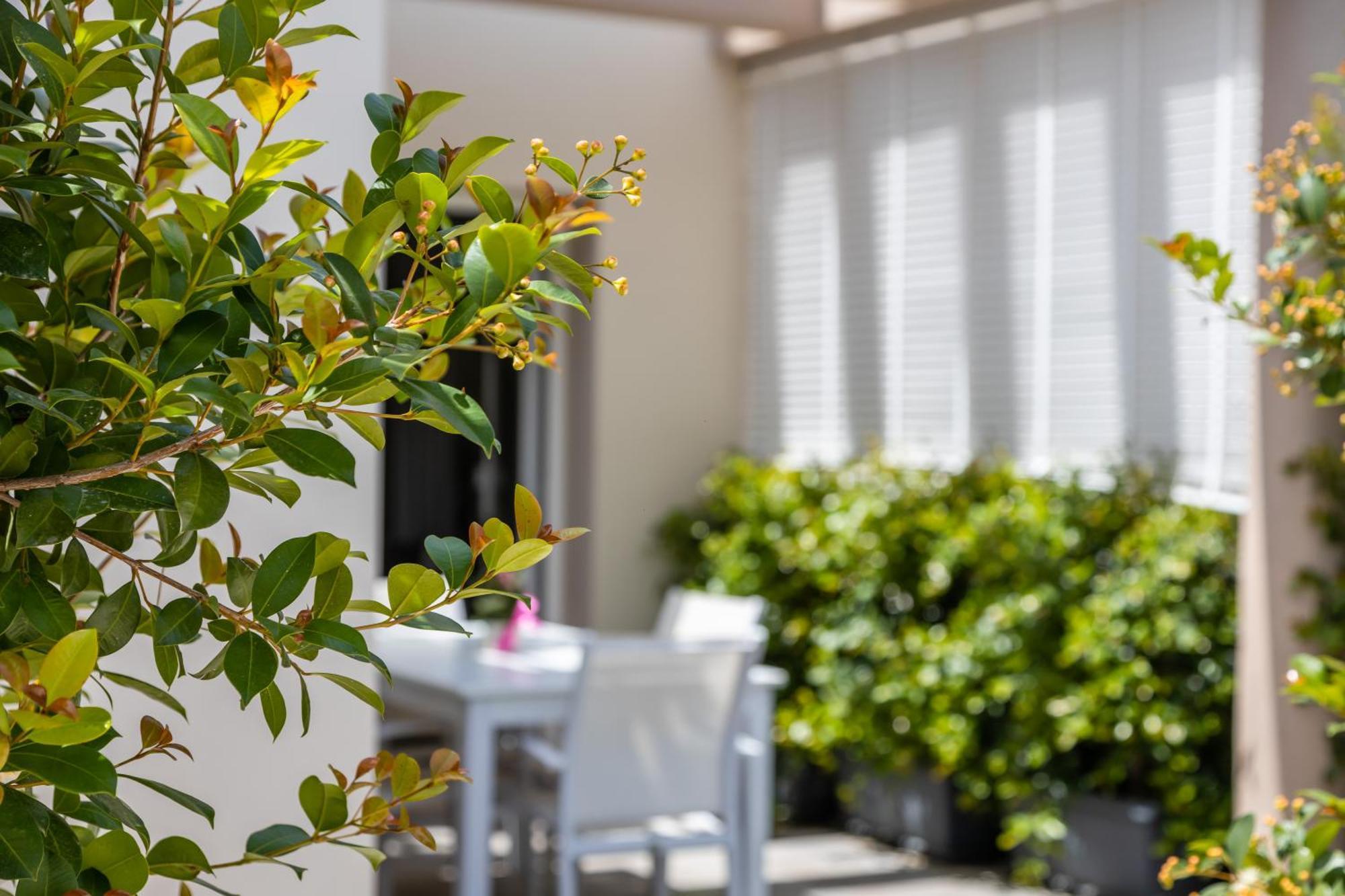 La Collina Di Montegrappa - Suites With Heated Private Pool - Suites With Shared Pool Tuglie Ruang foto