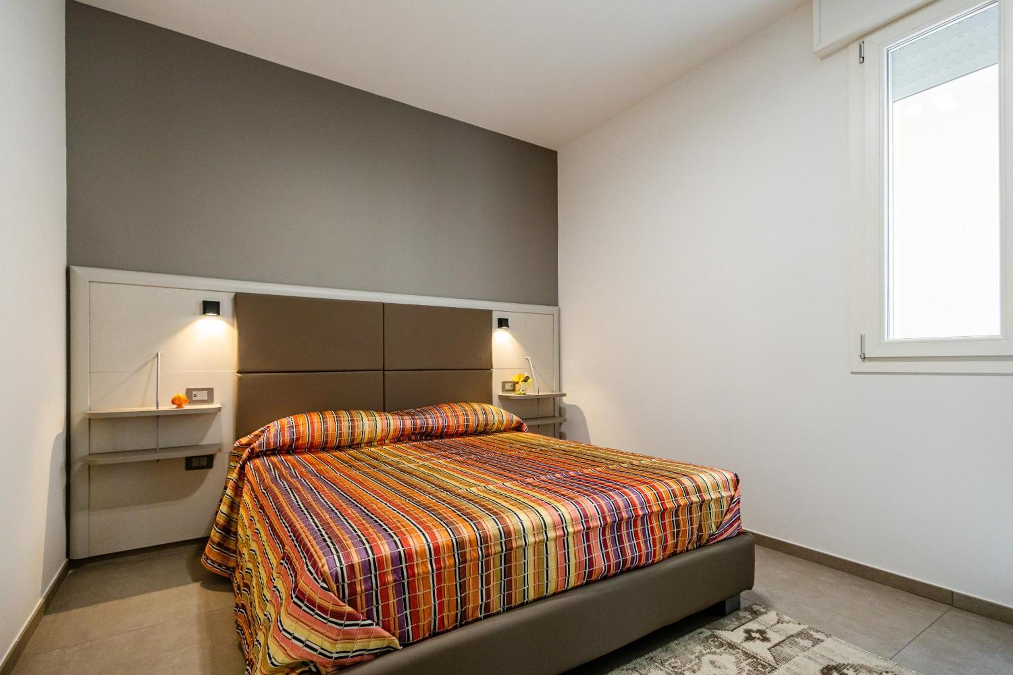 La Collina Di Montegrappa - Suites With Heated Private Pool - Suites With Shared Pool Tuglie Bagian luar foto
