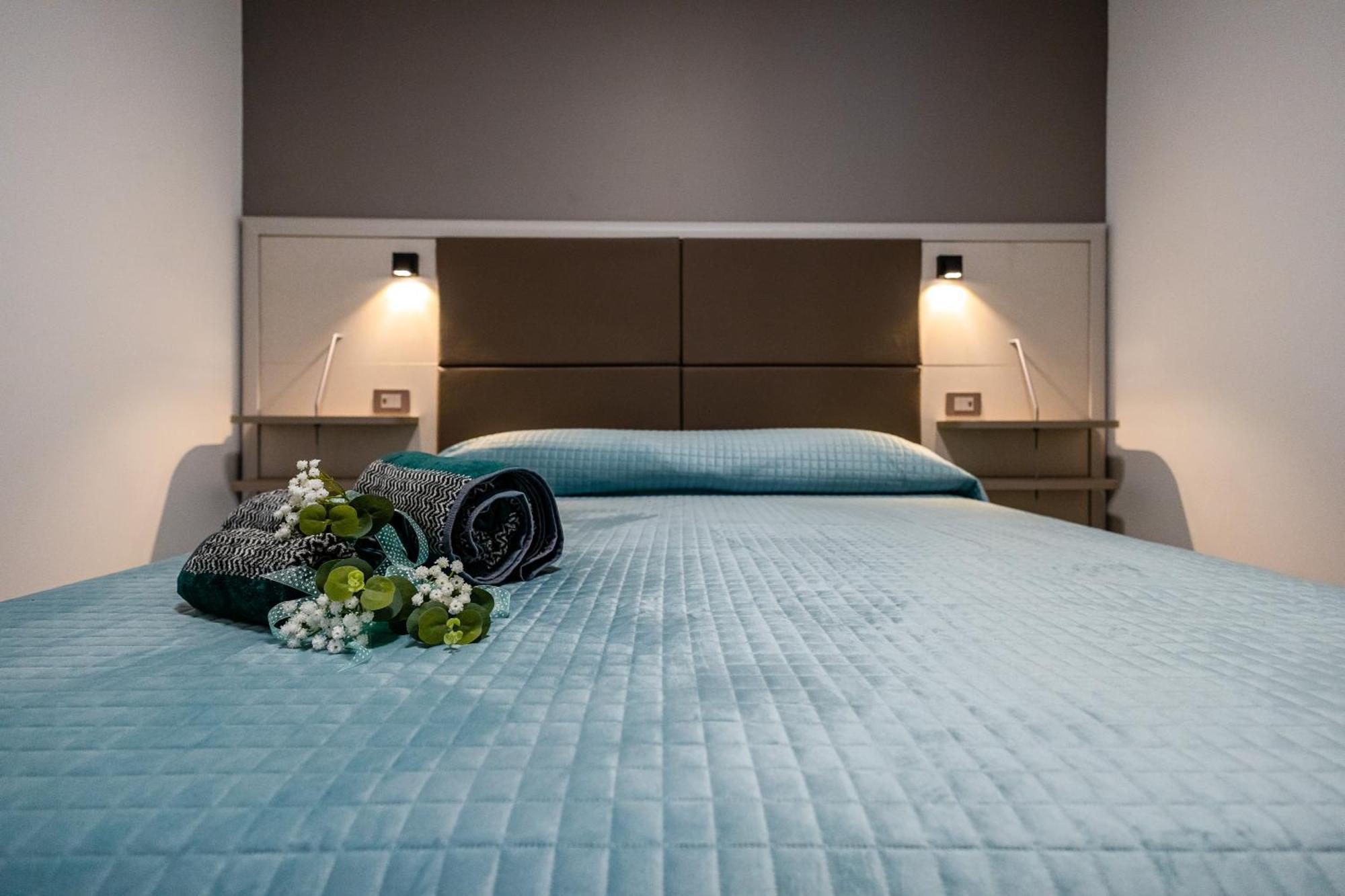 La Collina Di Montegrappa - Suites With Heated Private Pool - Suites With Shared Pool Tuglie Bagian luar foto