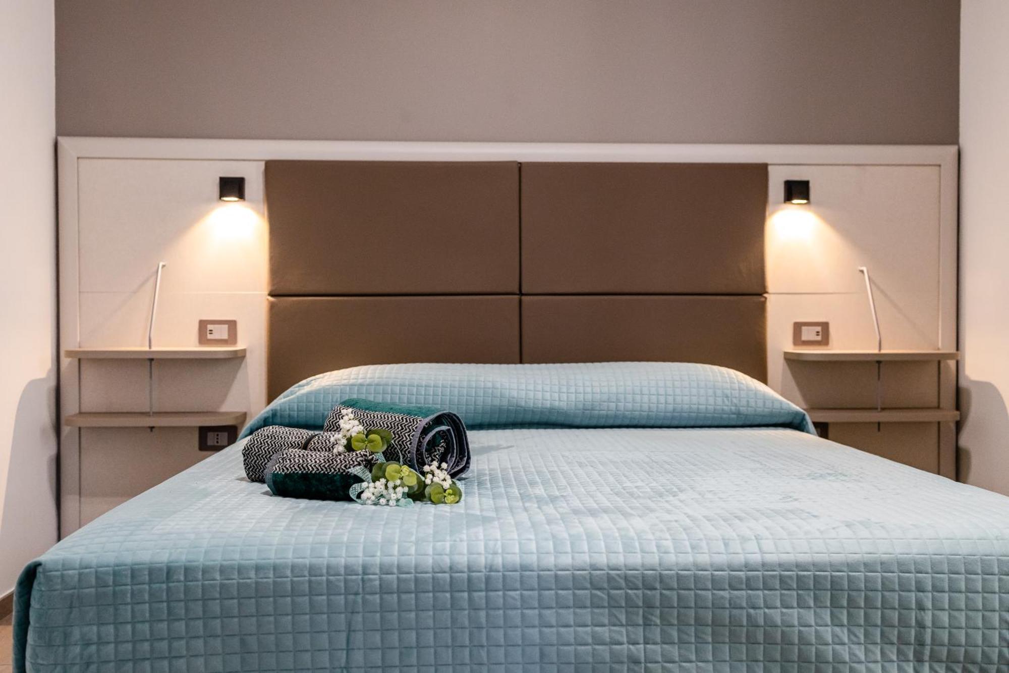 La Collina Di Montegrappa - Suites With Heated Private Pool - Suites With Shared Pool Tuglie Bagian luar foto
