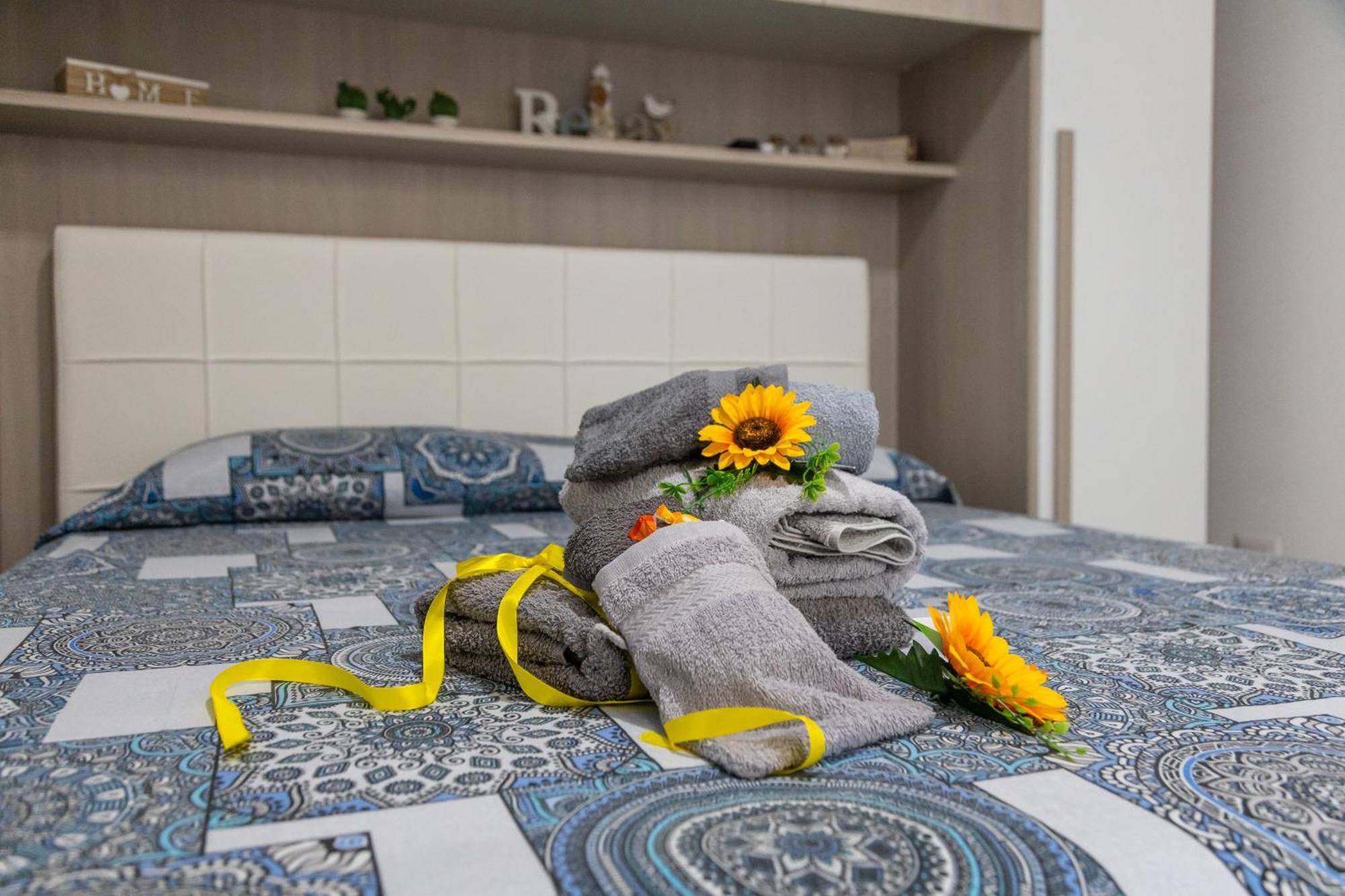 La Collina Di Montegrappa - Suites With Heated Private Pool - Suites With Shared Pool Tuglie Bagian luar foto