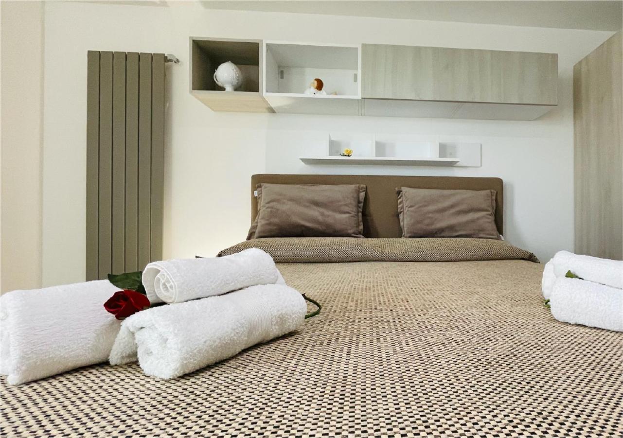 La Collina Di Montegrappa - Suites With Heated Private Pool - Suites With Shared Pool Tuglie Bagian luar foto