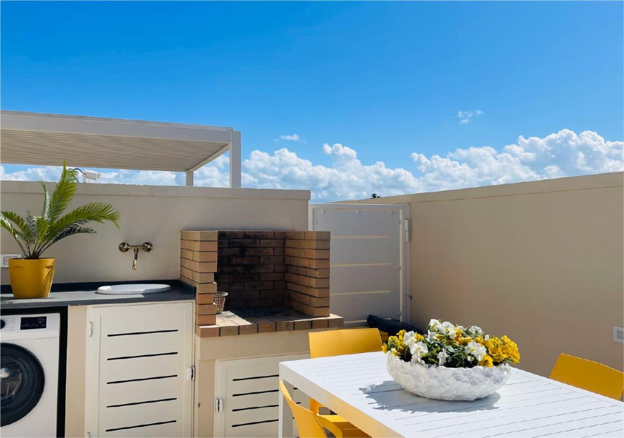 La Collina Di Montegrappa - Suites With Heated Private Pool - Suites With Shared Pool Tuglie Bagian luar foto